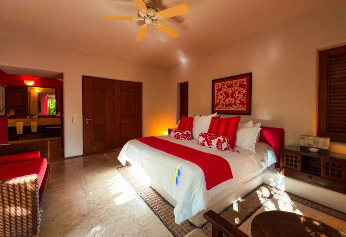 Suite 02 Interior